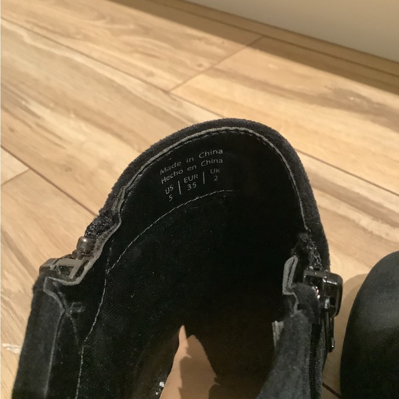 🎉HOST PICK🎉 vintage Dressy Black velour zip up 3” platform booties - Picture 7 of 11